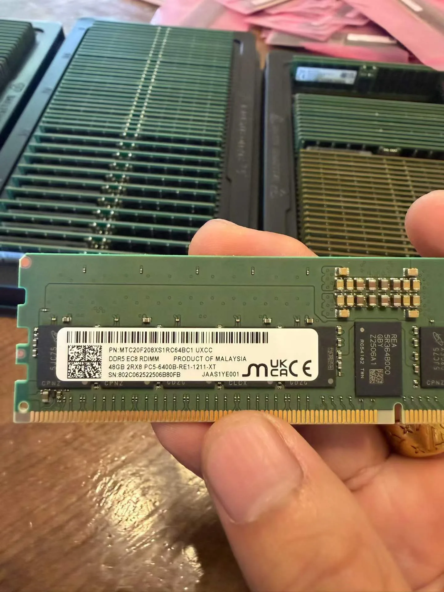 Micron MTC20F208XS1RC64BC1 48GB DDR5 RDIMM real stock photo
