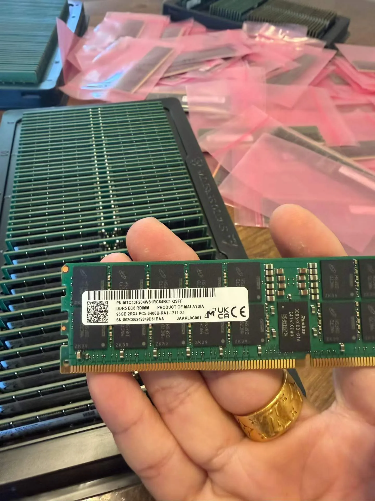Micron MTC40F204WS1RC64BC1 96GB DDR5 RDIMM real stock photo