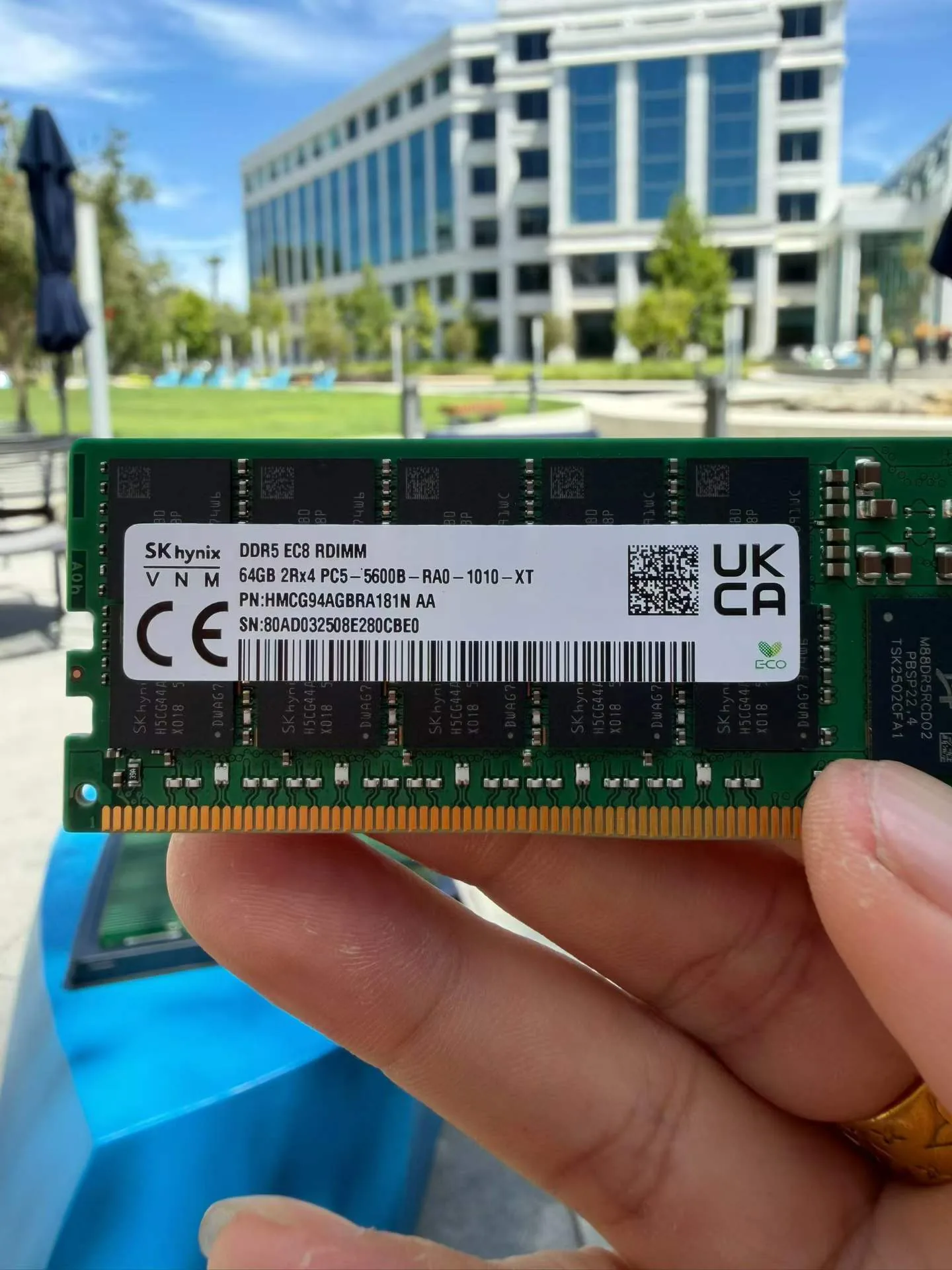 SK hynix HMCG94AGBRA181N-AA 64GB DDR5 RDIMM real stock photo